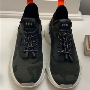 Steve Madden Camo Myles Sneaker